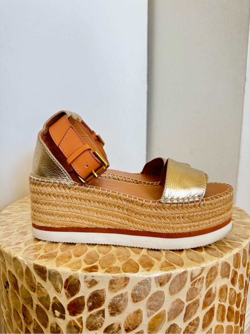 See By Chloe Glyn Platform Espadrille Sandals Gold Tan size 37 or US 7